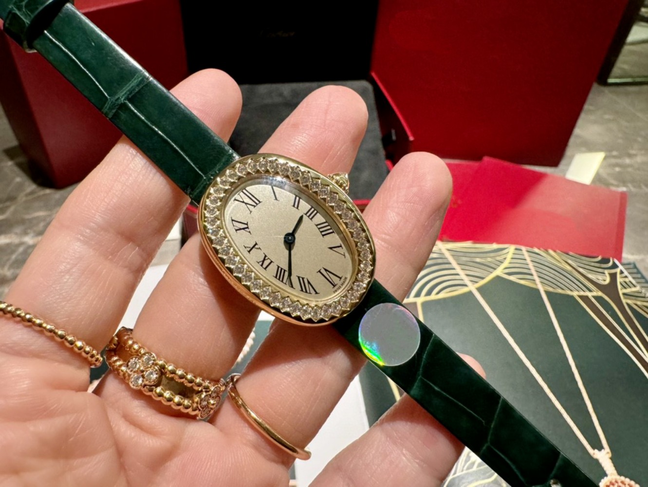 Watch Ladies Small Gold Watch  - Jewels In Quartz Watches recensione e prezzo