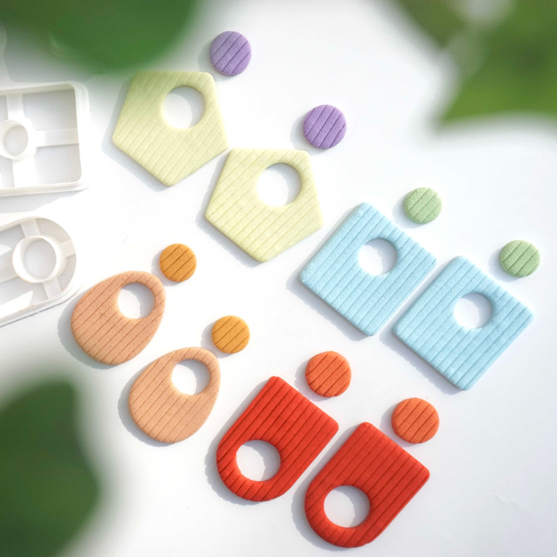 New Geometric Shape Polymer Cl - Al Ain Jewelry & Watches Exhibition 2025 recensione e prezzo