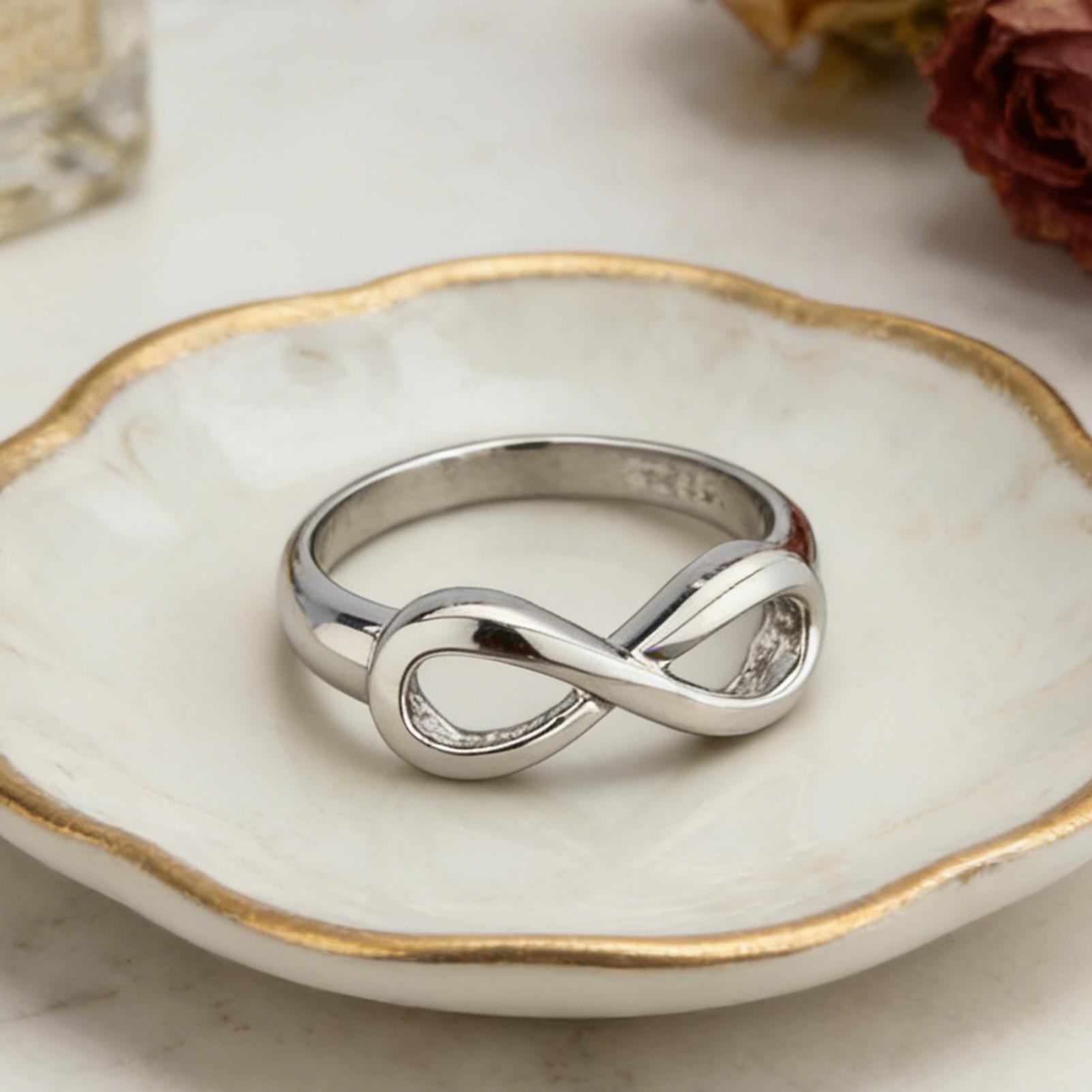 Tiny Infinity Promise Ring Ete - Al Ain Jewelry & Watches Exhibition 2025 recensione e prezzo