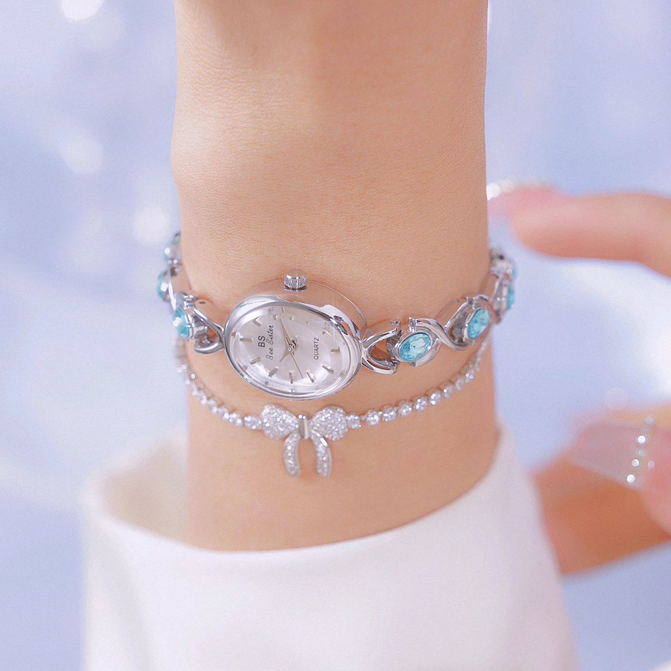 Blue Jewel Oval Bracelet Watch - Jewels In Quartz Watches recensione e prezzo