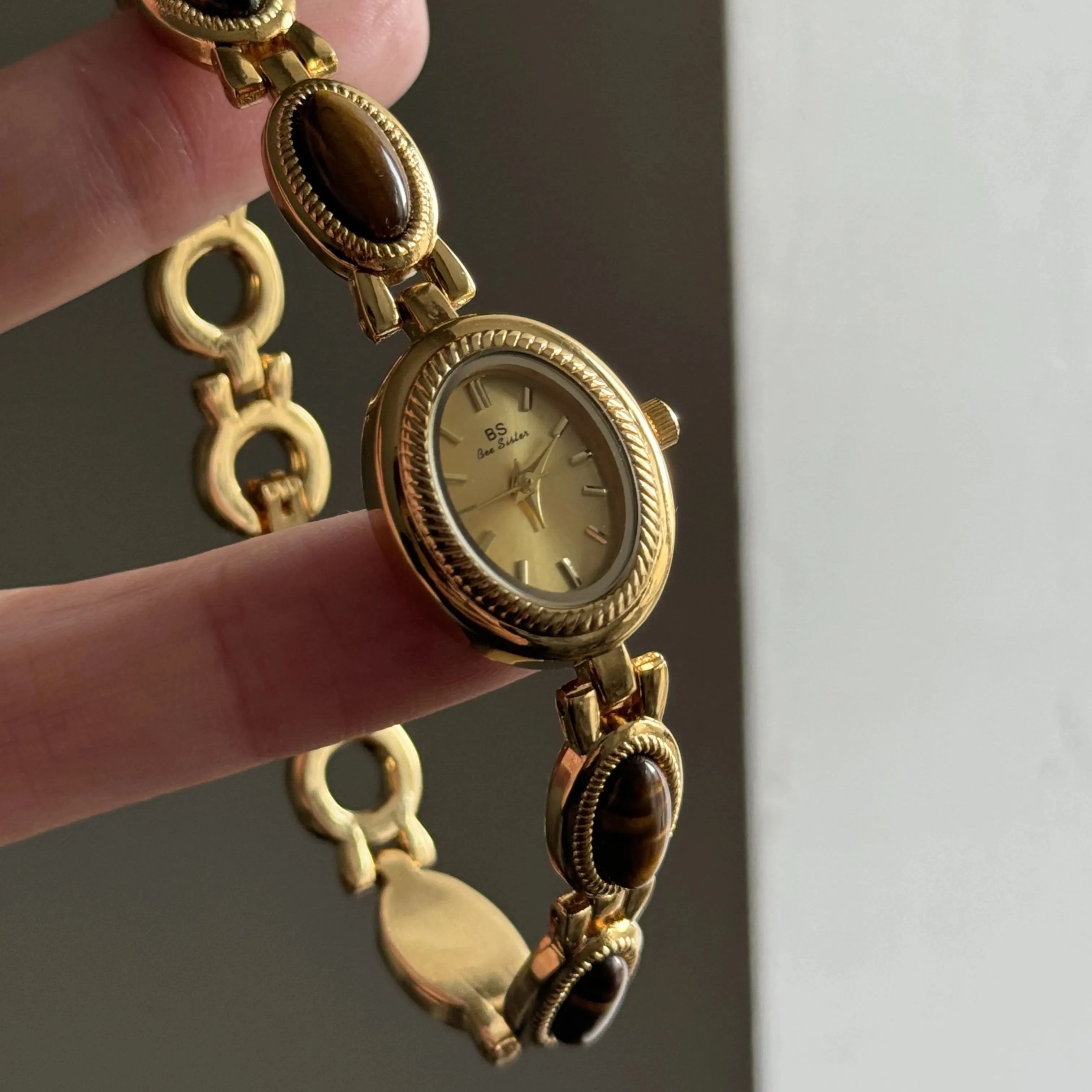 2026 Light Luxury Golden Women - Jewels In Quartz Watches recensione e prezzo